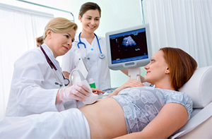 Как лечить насморк при беременности в первом триместре